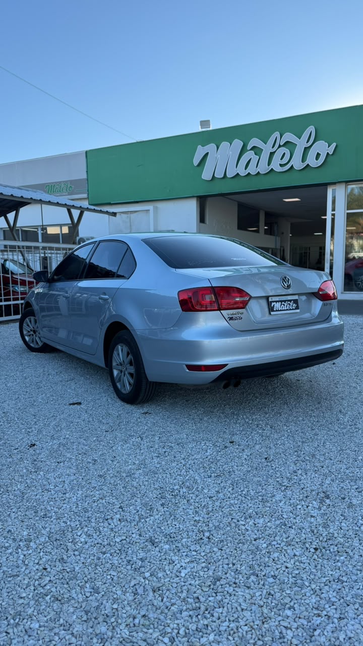 VOLKSWAGEN - VENTO   2.0   TDI   - MANUAL  - 2014